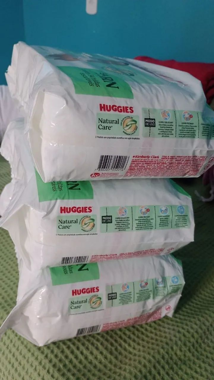 Fralda RN Huggies 3 pacote com 34 unidades cada, cada uma 40 Reais  - Foto 2