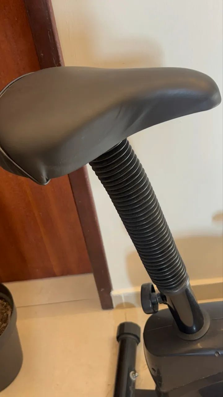 Vendo bicicleta ergométrica Gallant seminova - Foto 2