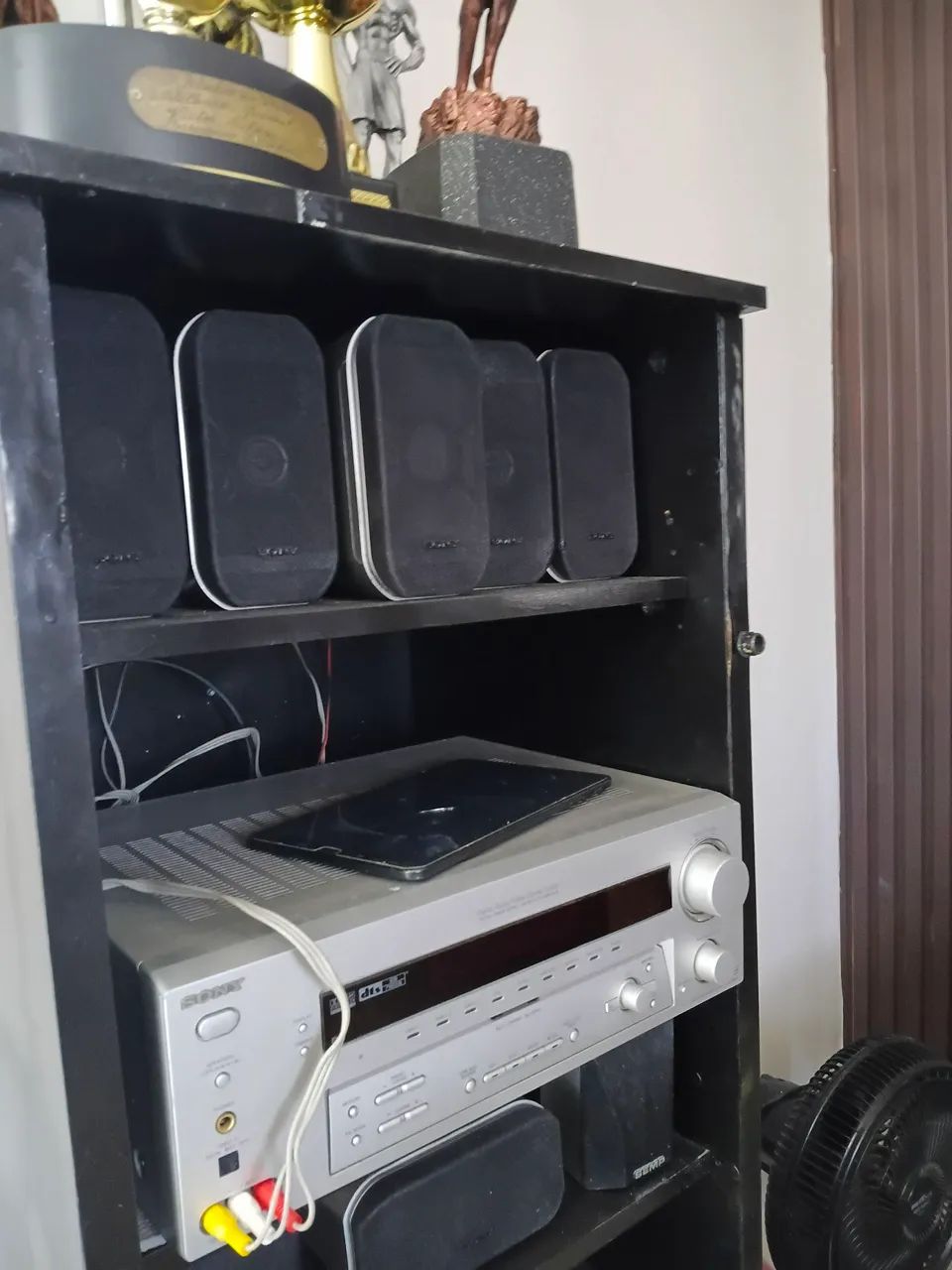 Som Sony vintage com sub woofer e caixas satélites - Foto 4