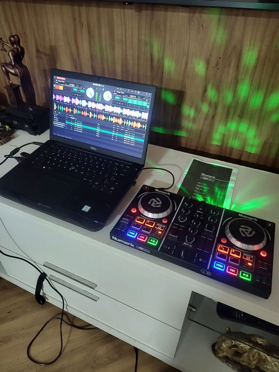 Controladora DDJ Numark Party Mix
