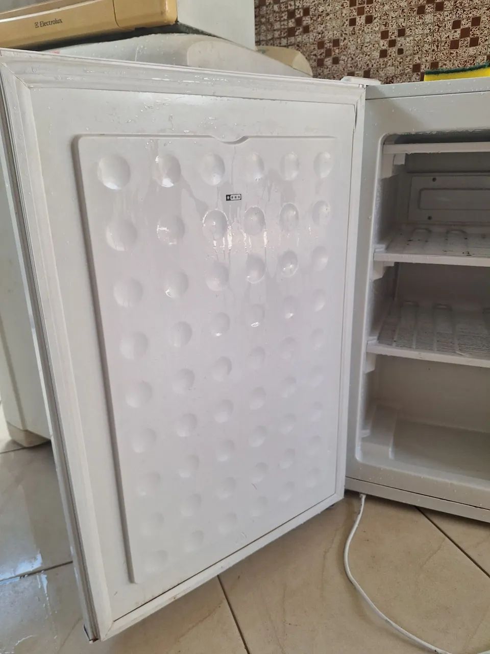 Freezer vertical bivolt 100l - Foto 4
