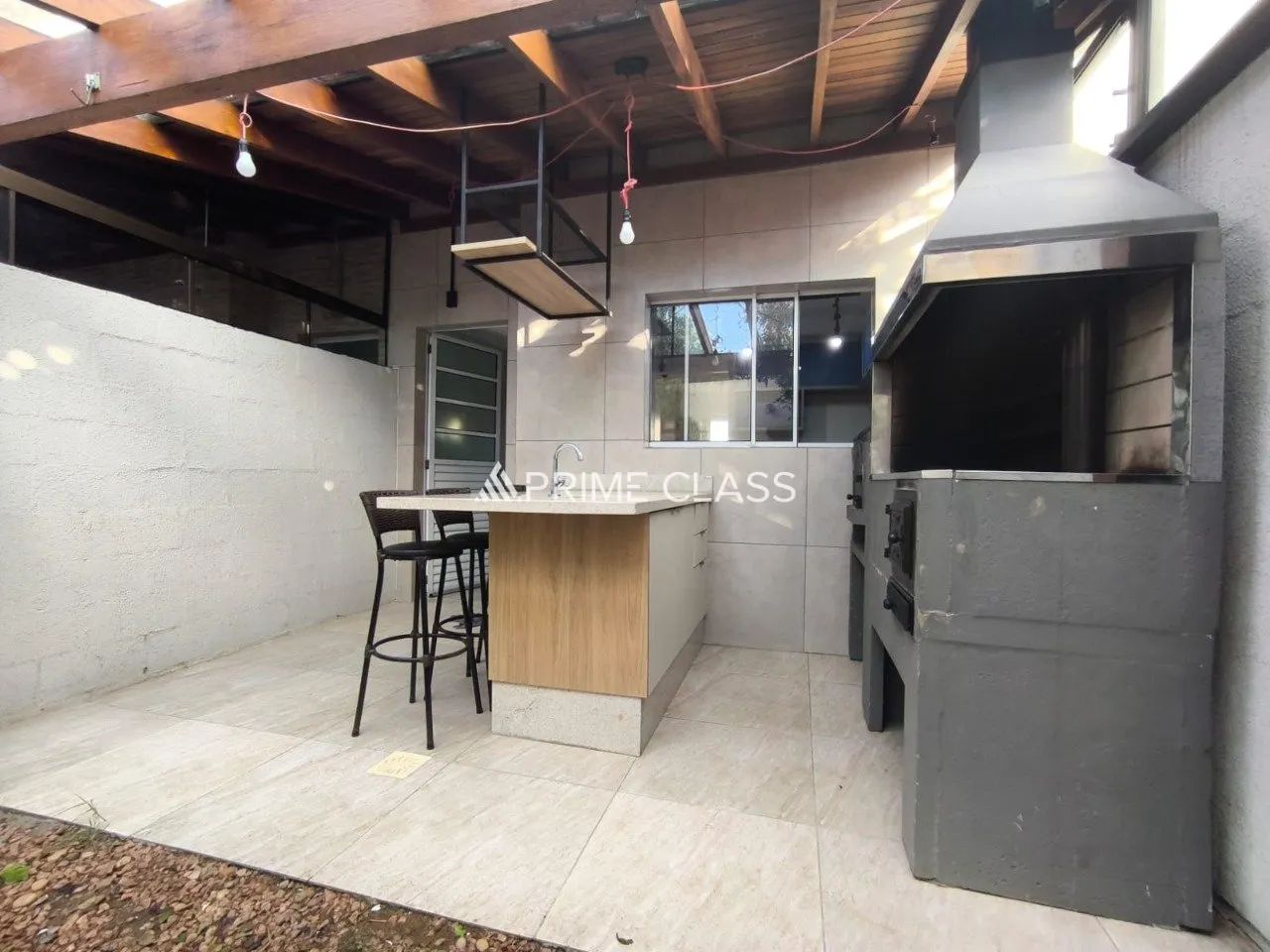 Casa 2 dormitórios, semi mobiliado, espaço gourmet, Bairro Igara