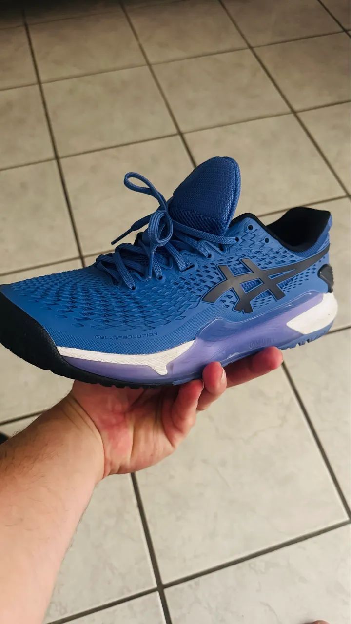 Asics Gel Resolution 9 Clay azul e preto. 