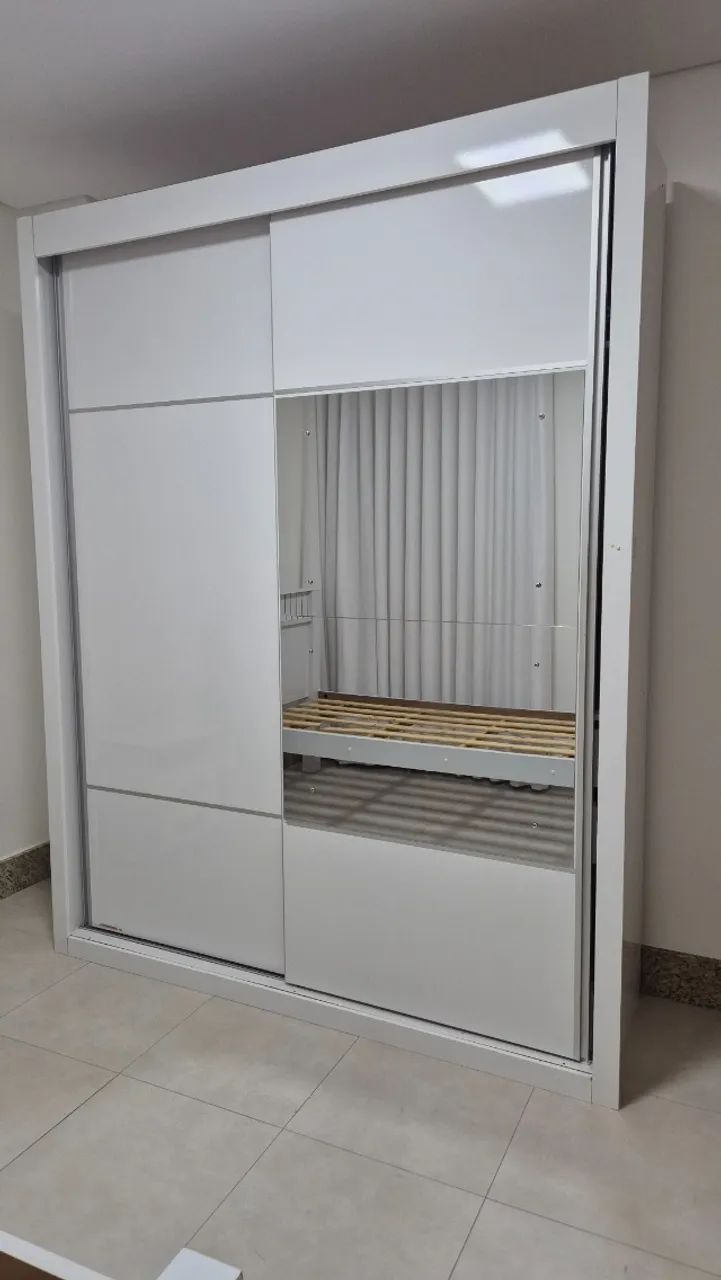 Vendo Guarda Roupa, Cama, Criado e Mesa - Foto 4