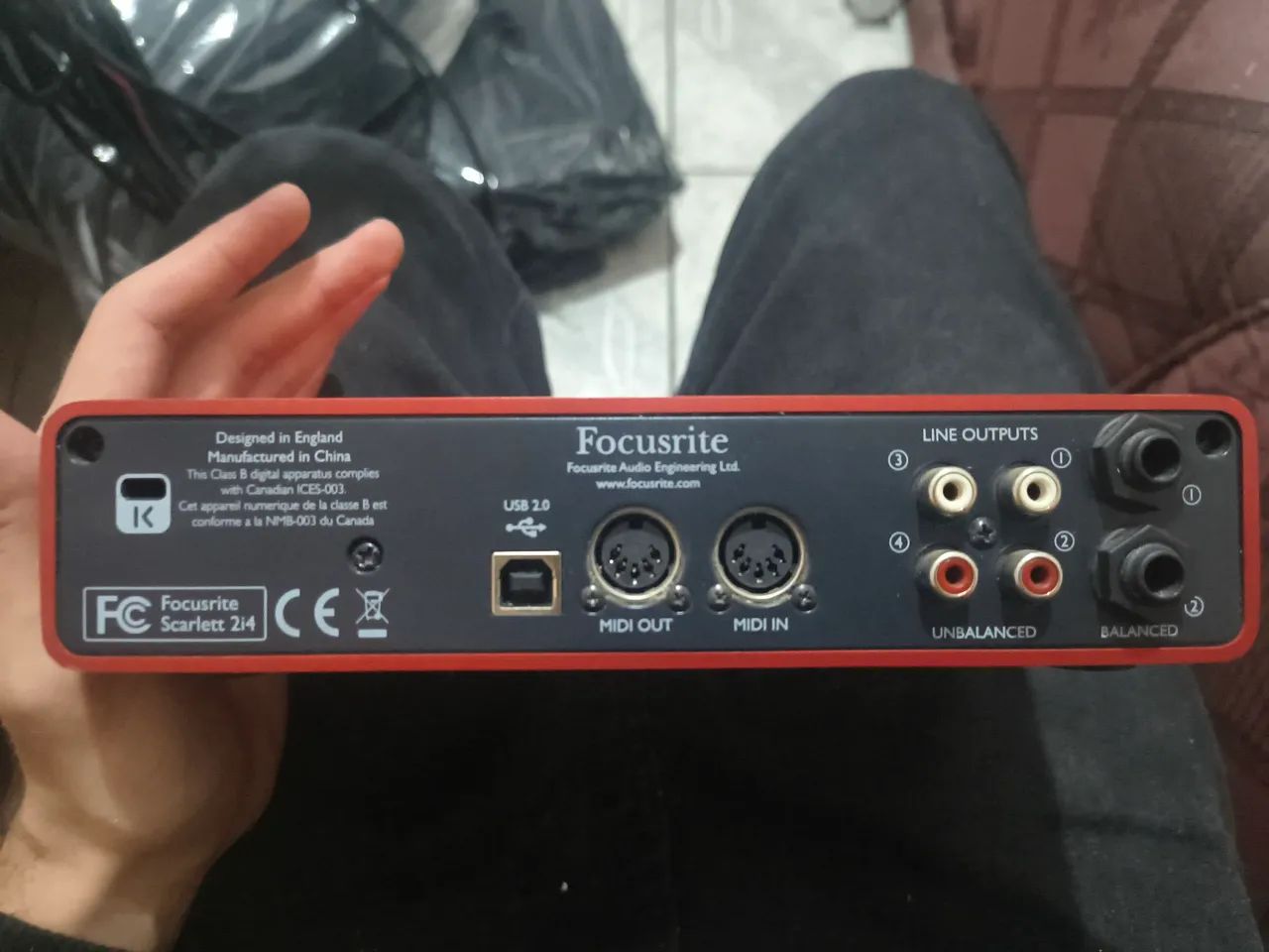 Interface de Áudio Focusrite Scarlett 2i4  - Foto 3