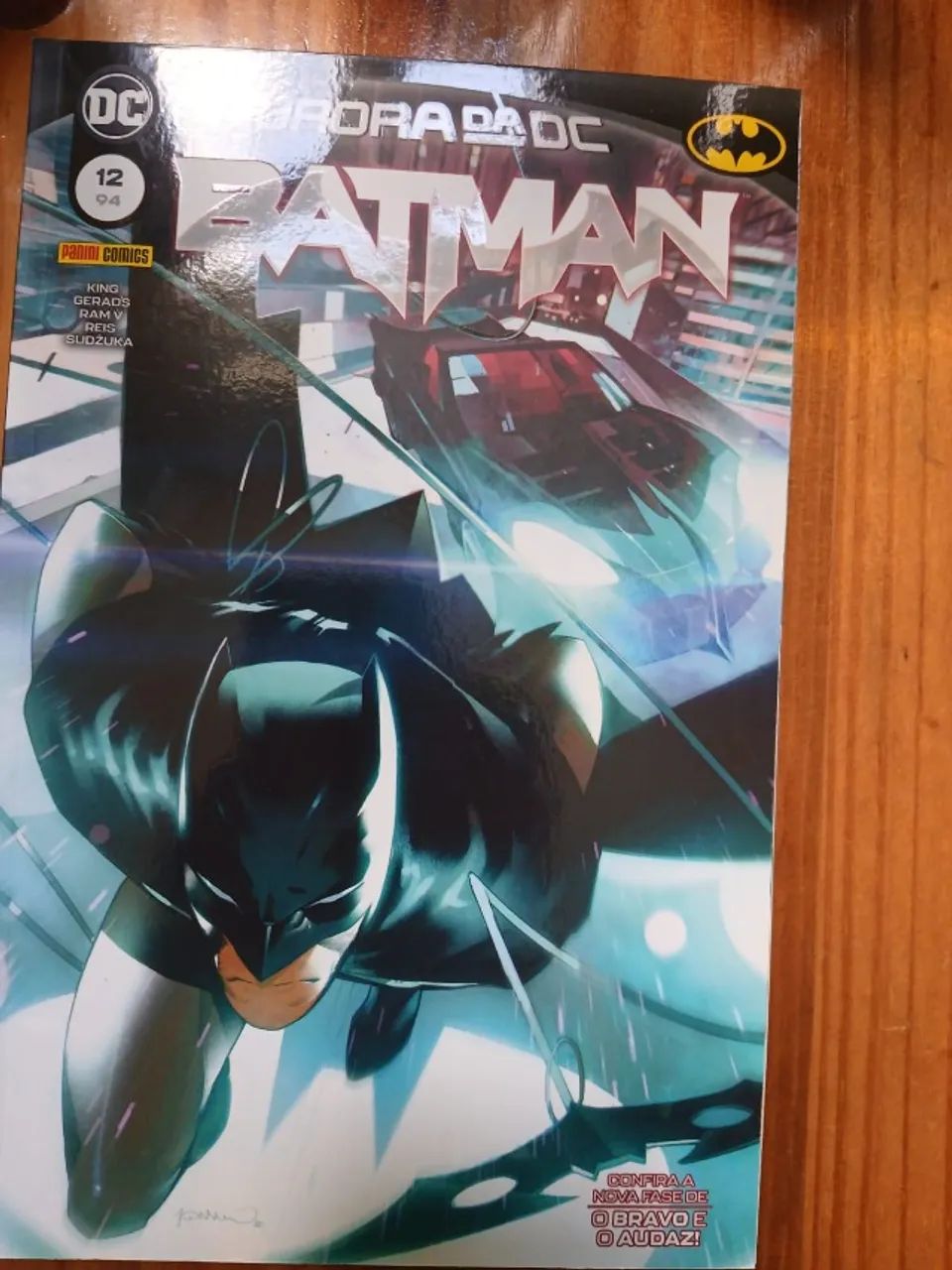 Kit com 7 HQs do Batman - vários títulos - Foto 3