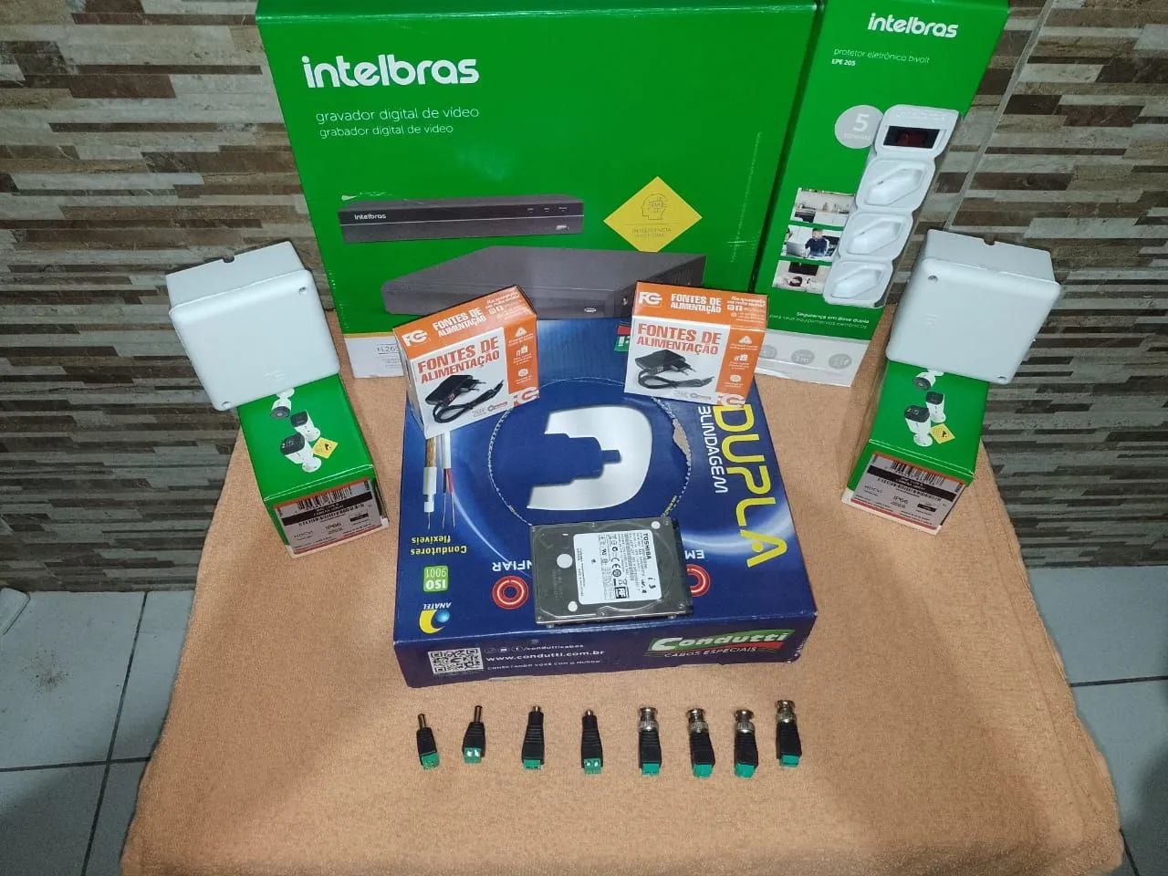 Câmera e dvr kit completo Intelbras para sua casa aceitamos cartões e parcelamos .