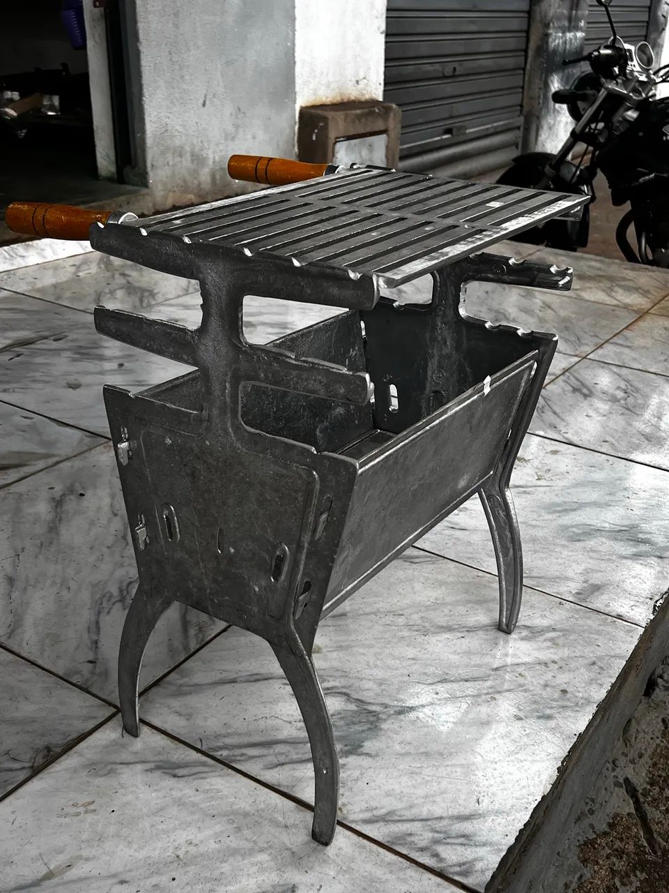 Churrasqueira de vários modelos e tamanhos 