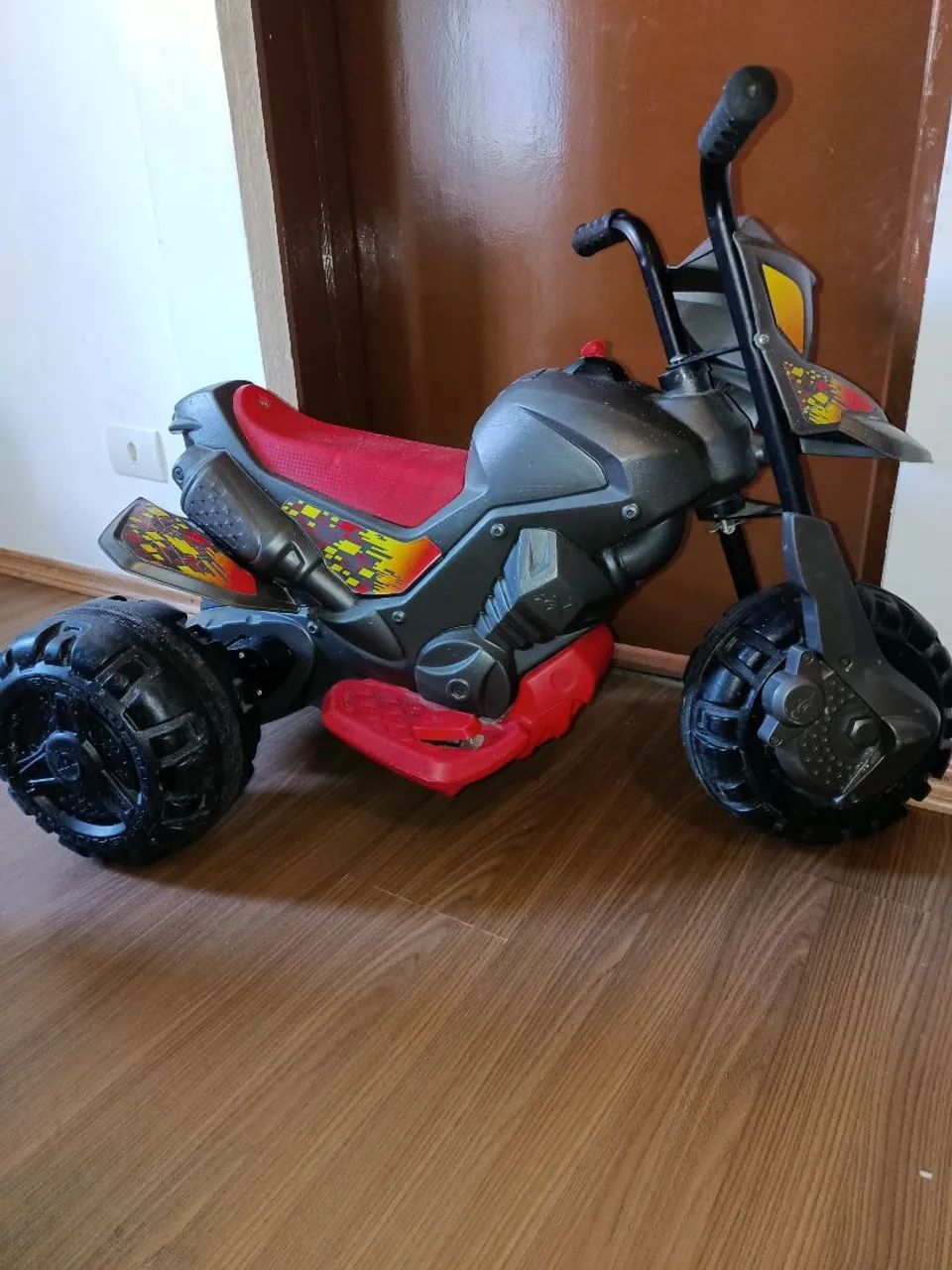 Moto elétrica infantil, semi nova, bem conservada  - Foto 4