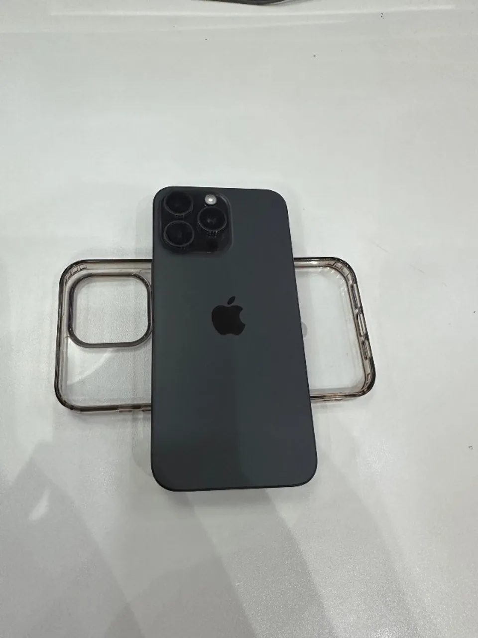 iPhone 15 Pro Max 256GB Silver Impecável Bateria 88% - Celulares e