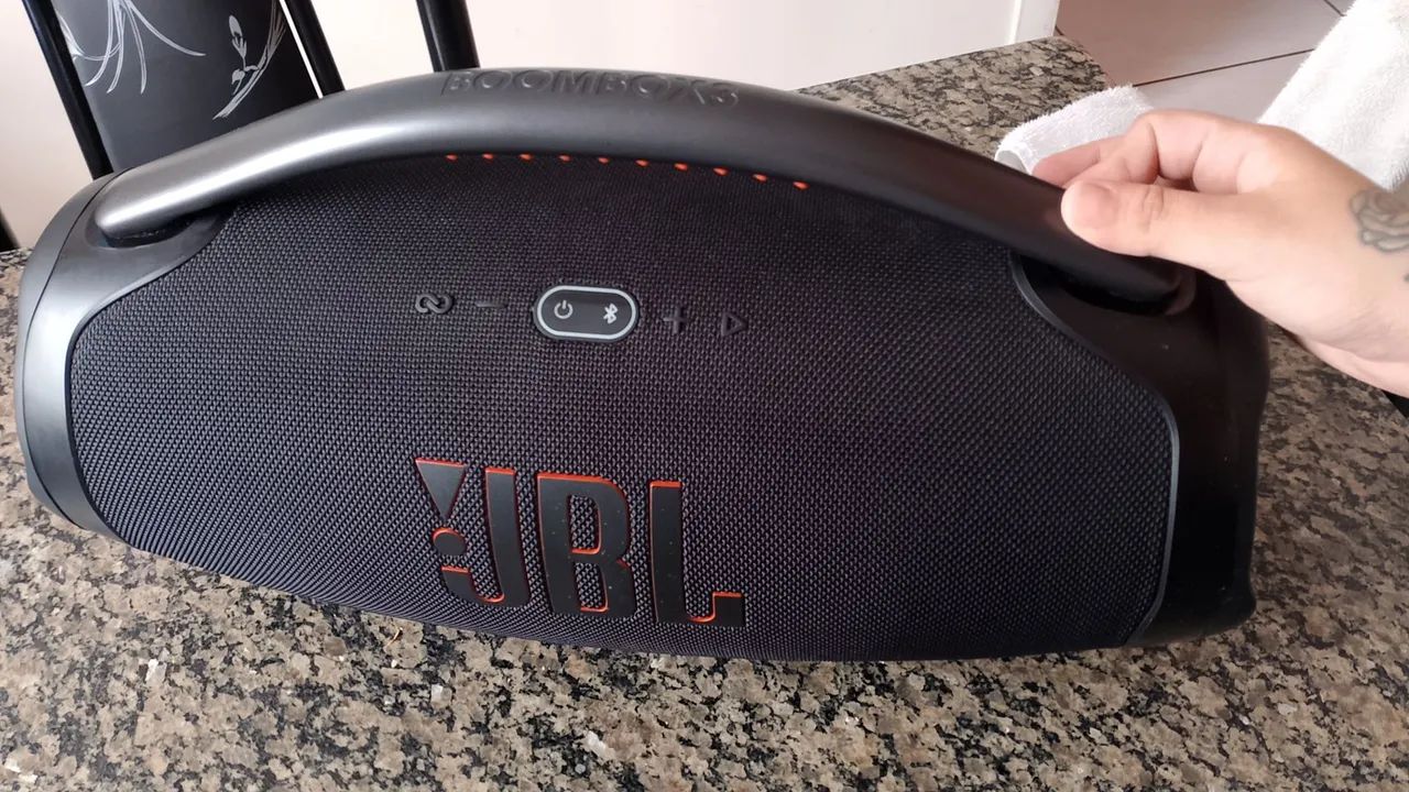 Vendo caixa boombox 3 JBL