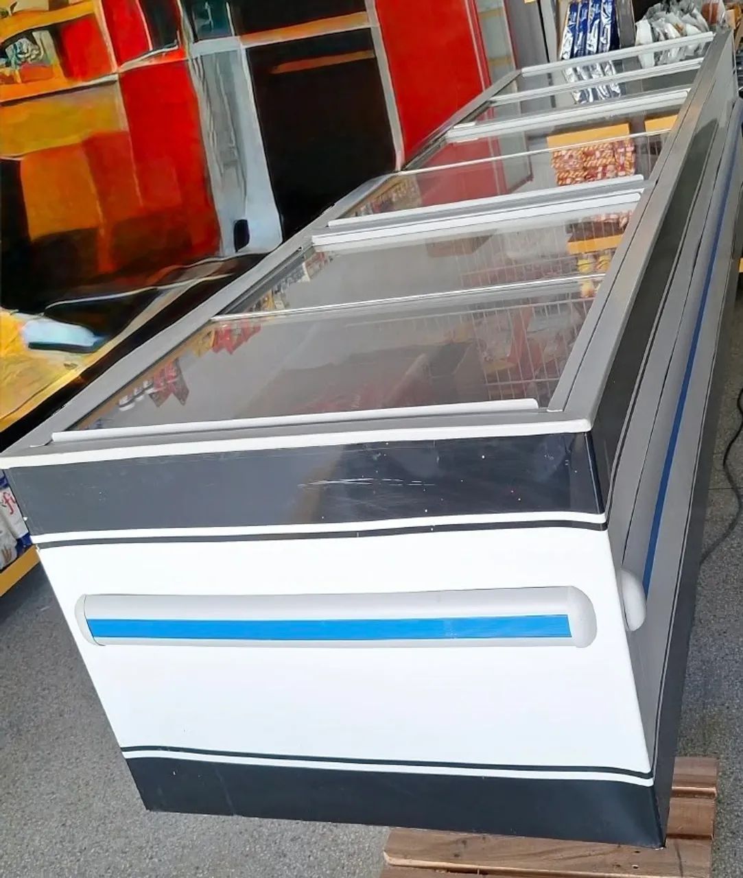 Vendo ilha de 3 metros super nova, com  220 voltagem  - Foto 3