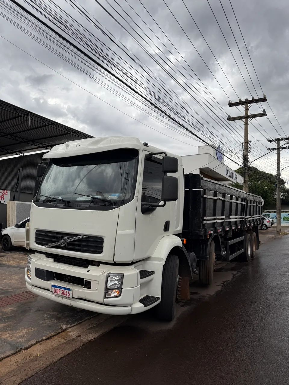 Volvo VM 260 Bitruck 8x2 Ano 2011 - Foto 3