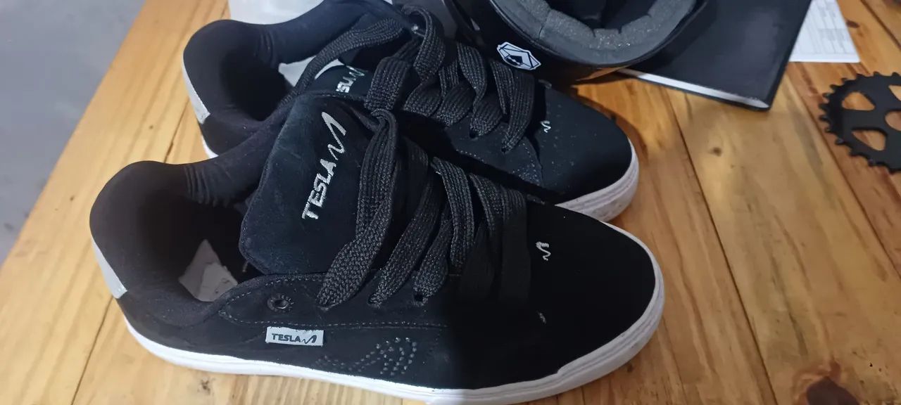 Tenis tesla