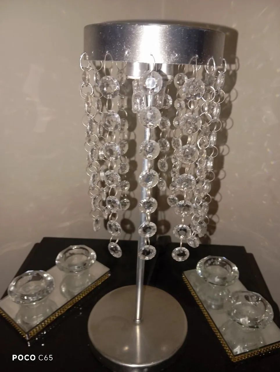 Luminária / Abajur de Mesa de Cristal / Pedrarias com Base Prateada Cromada