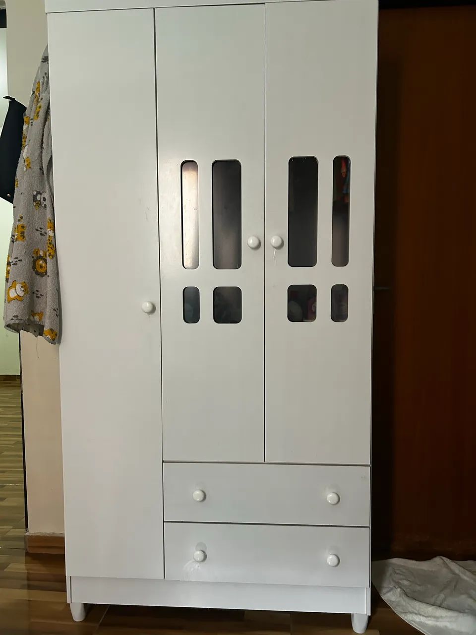Vendo guarda-roupa e cômoda infantil 