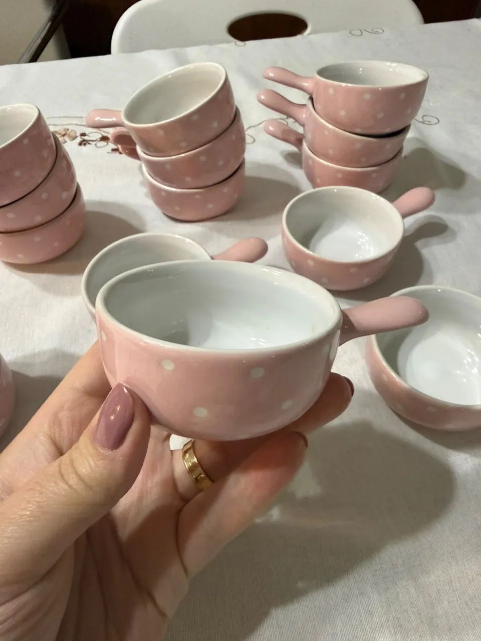 Kit com 16 Mini Caçarolas / Petit Pot Rosa com Poá Branco