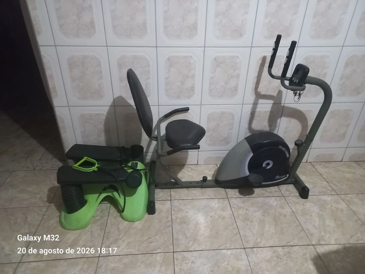 Bike ergometrica e simulador de caminhada sem impacto