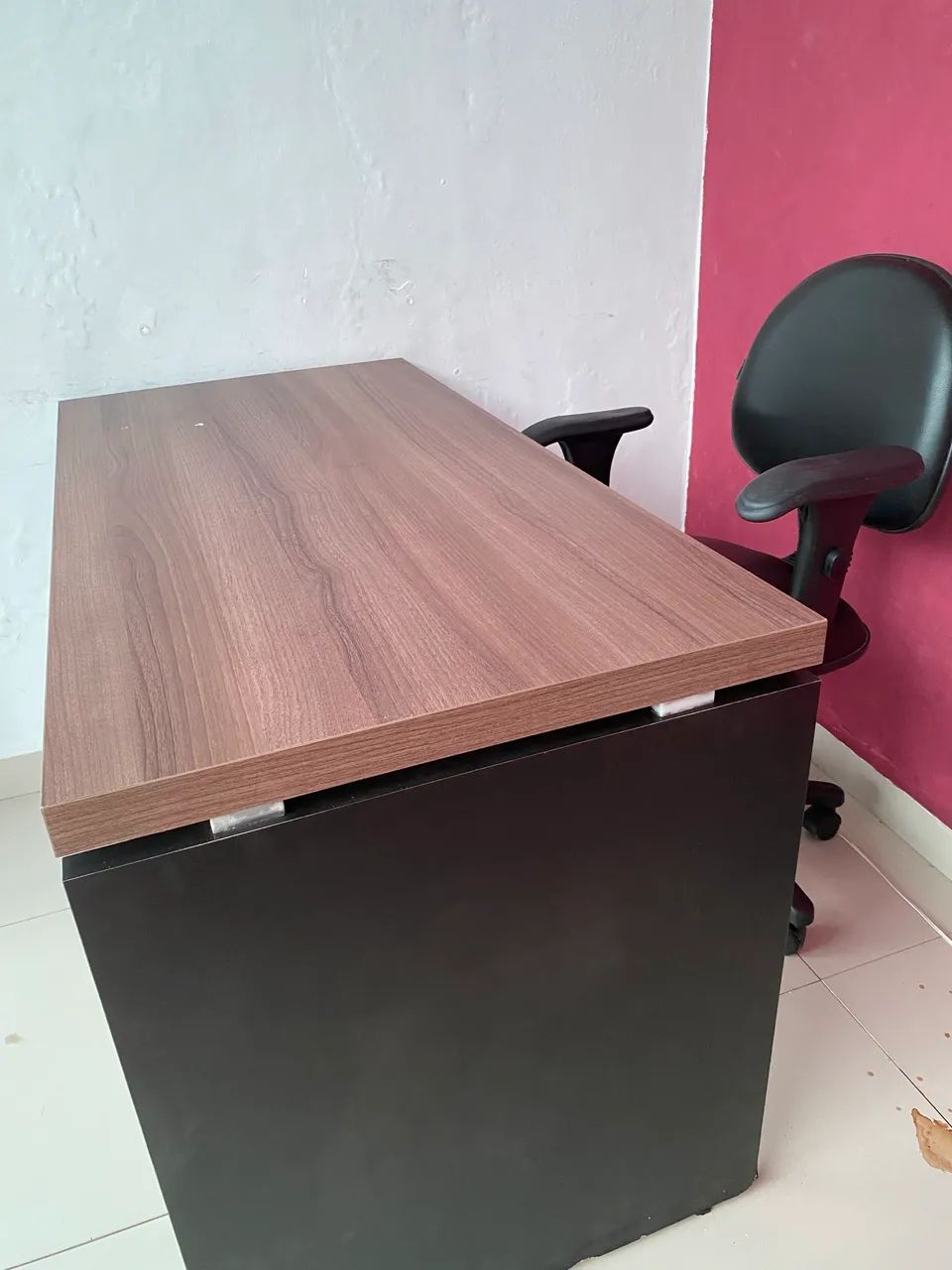 Mesa e cadeira 