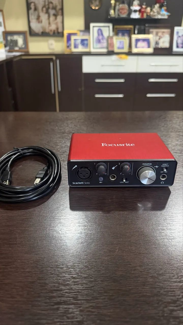 Focusrite Scarlett Solo de 2ª geração (2nd Gen) - Equipamentos e