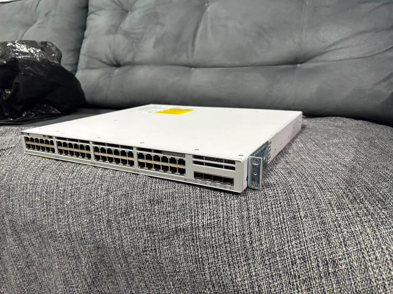 Switch Cisco Catalyst 9200l Com 48 Portas Gigabit Poe+