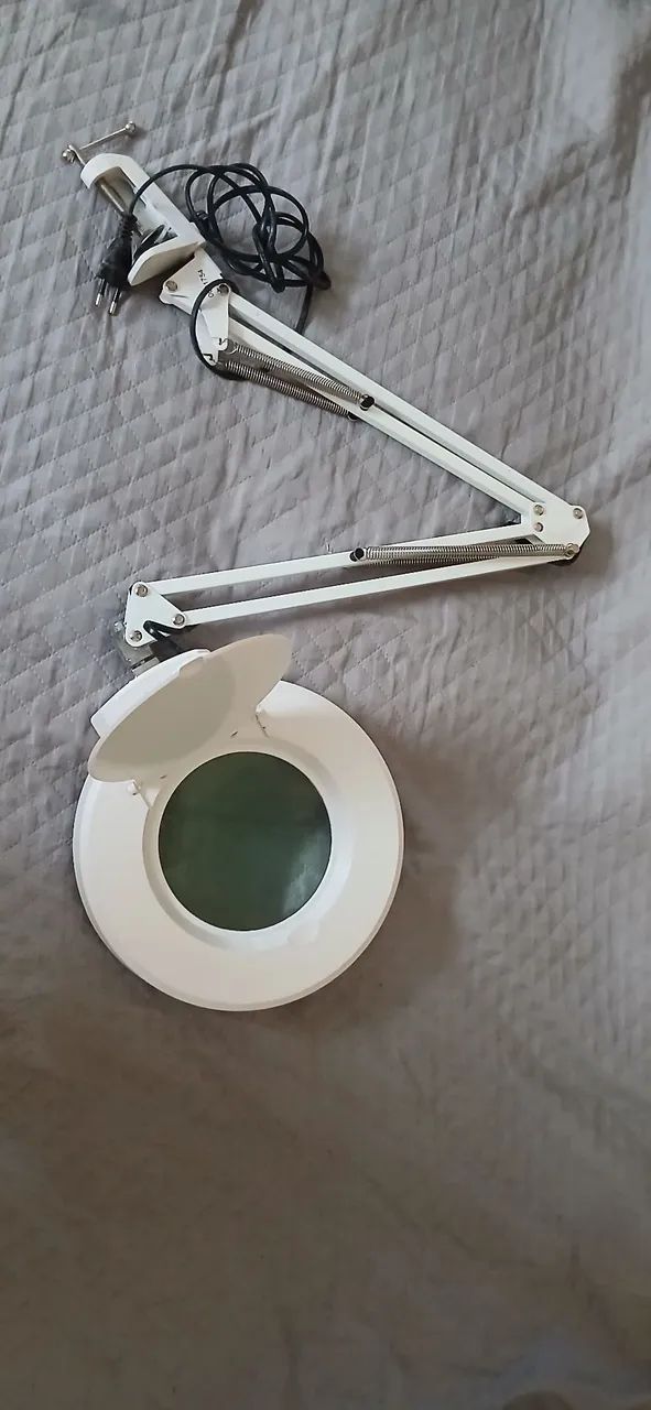 Lupa de mesa com luz de led - Foto 2