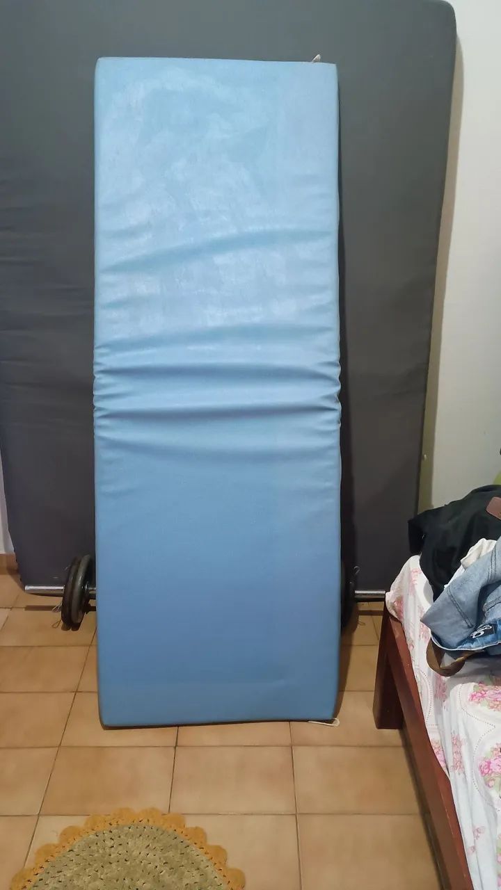 Colchonete com capa bem conservado 