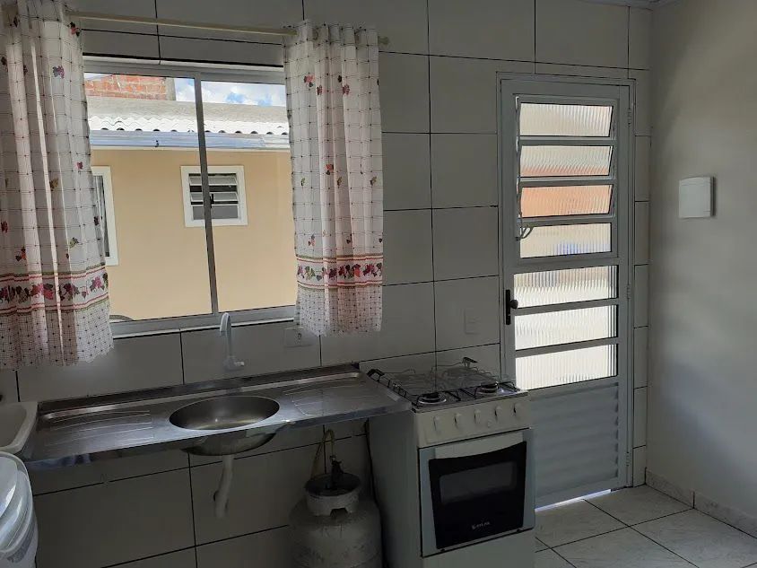 Aluga-se kitnet em Pinhais