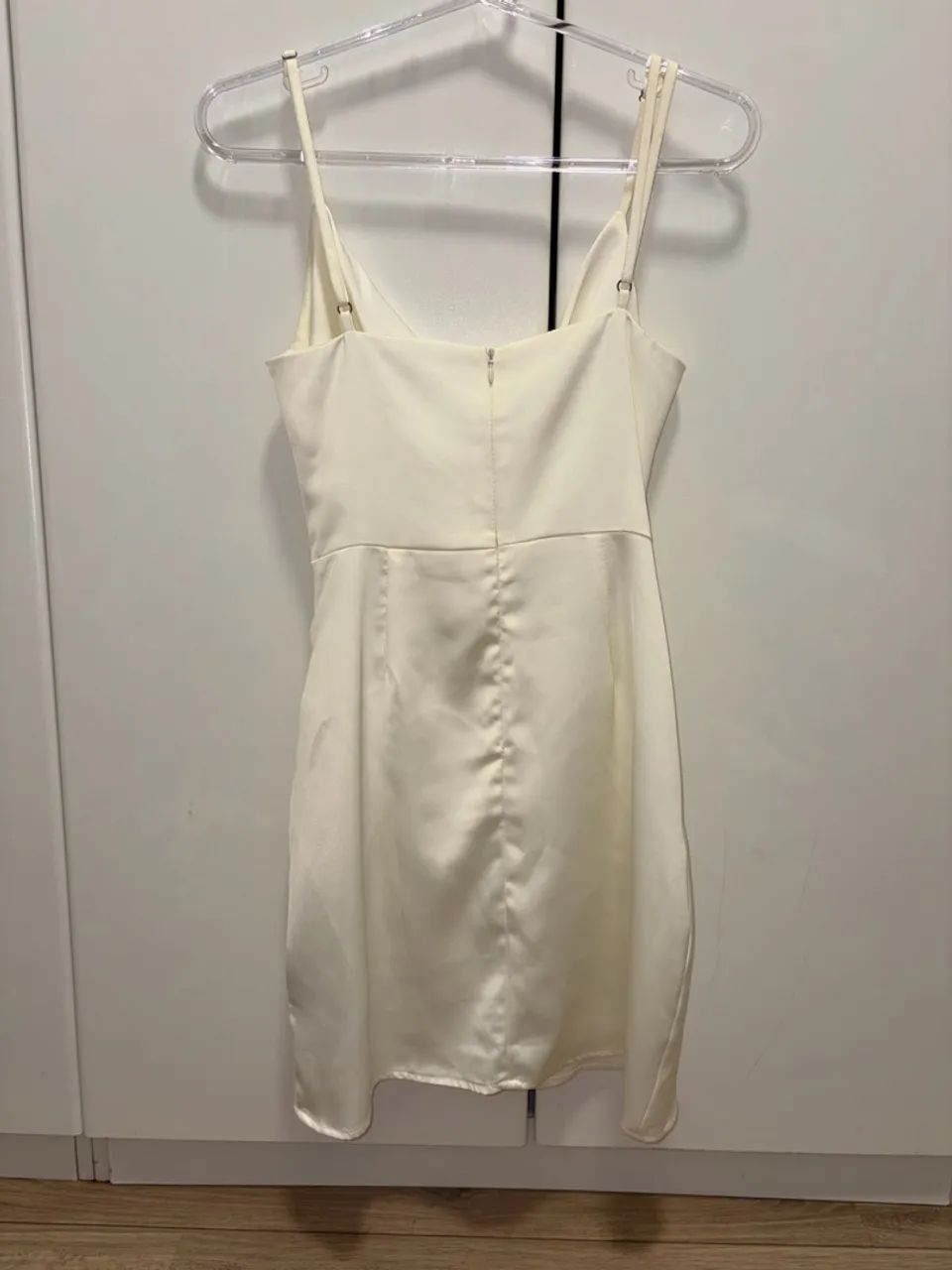 Vestido curto acetinado off white - Foto 2