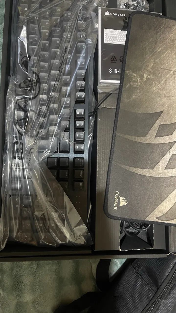 Teclado mecânico Corsair - Foto 2