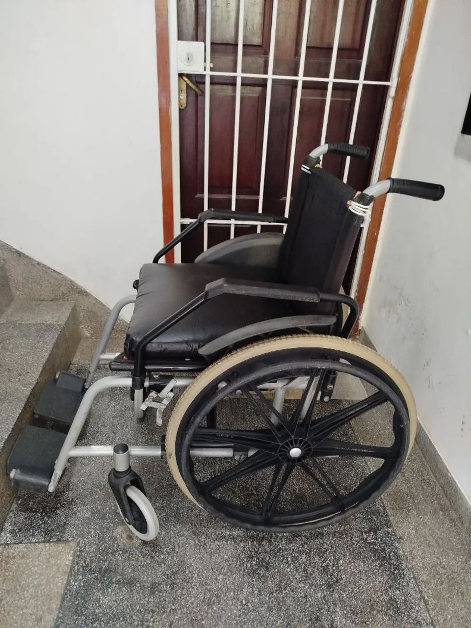 Cadeira de roda - Foto 4