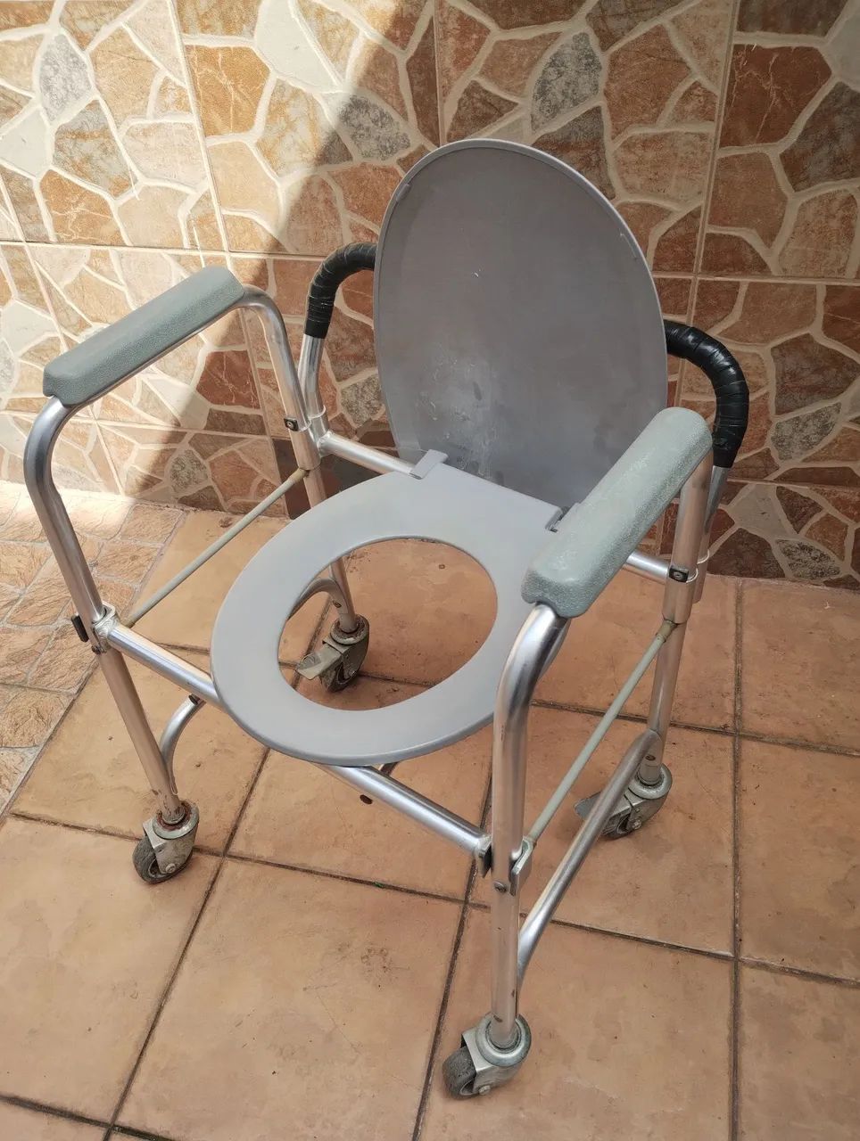 Cadeira de banho dobrável  - Foto 3