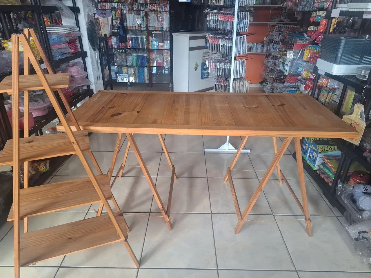 TABLE WITH EASEL AND STEP STOOL64994316021505121