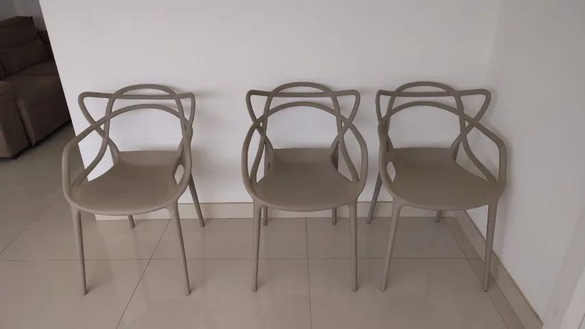 CADEIRA EM POLIPROPILENO