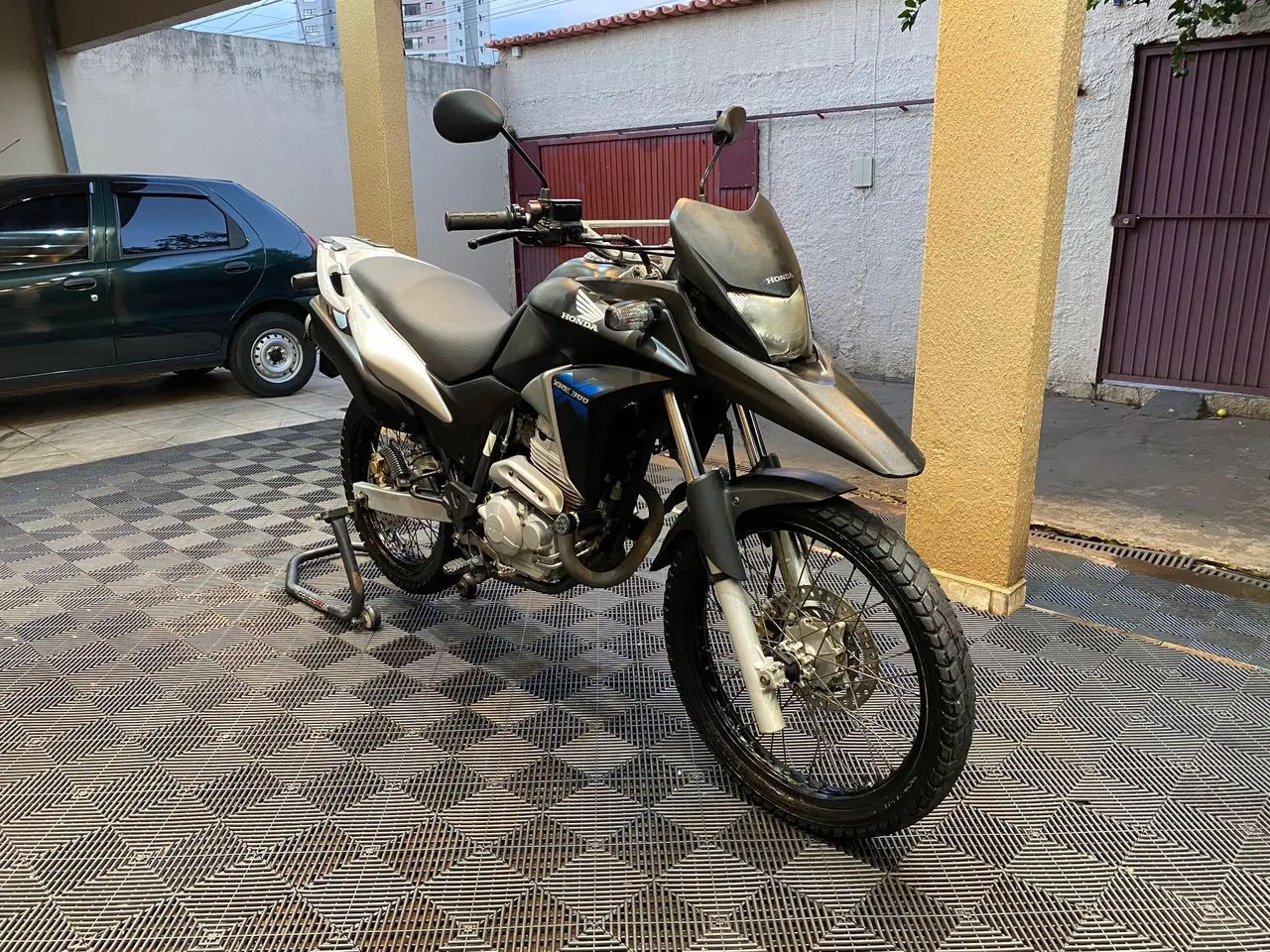 XRE 300 2015 