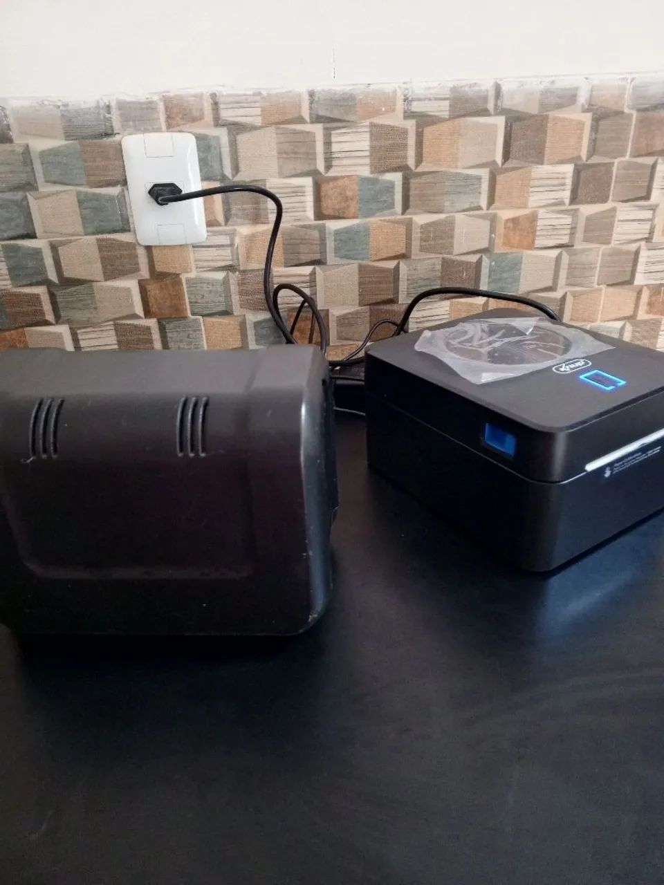 Estabilizador 127v 4 saídas funcionando perfeitamente  - Foto 2