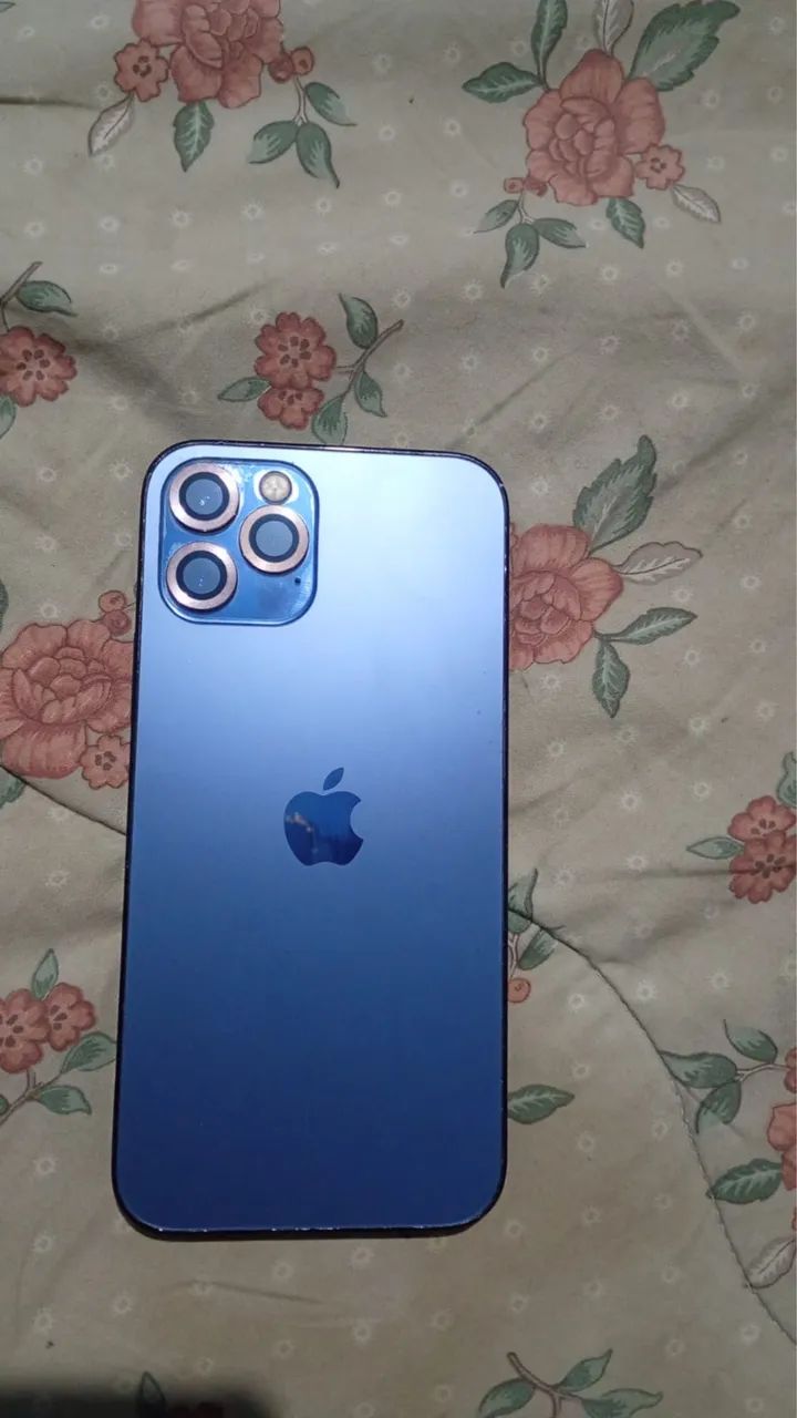 Vendo um iPhone 12 Pro,ele está apenas com um trinco em cima  - Foto 3