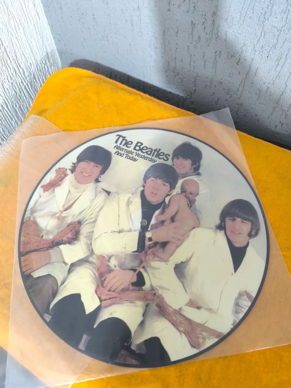 Picture disc Beatles,alternate yesterday and today 