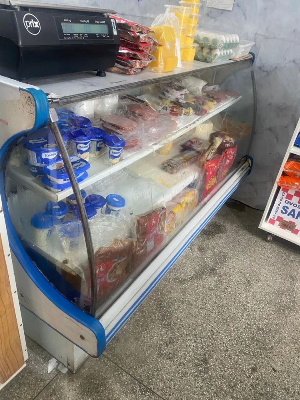 Vendo balcão expositor e fatiadeira de frios