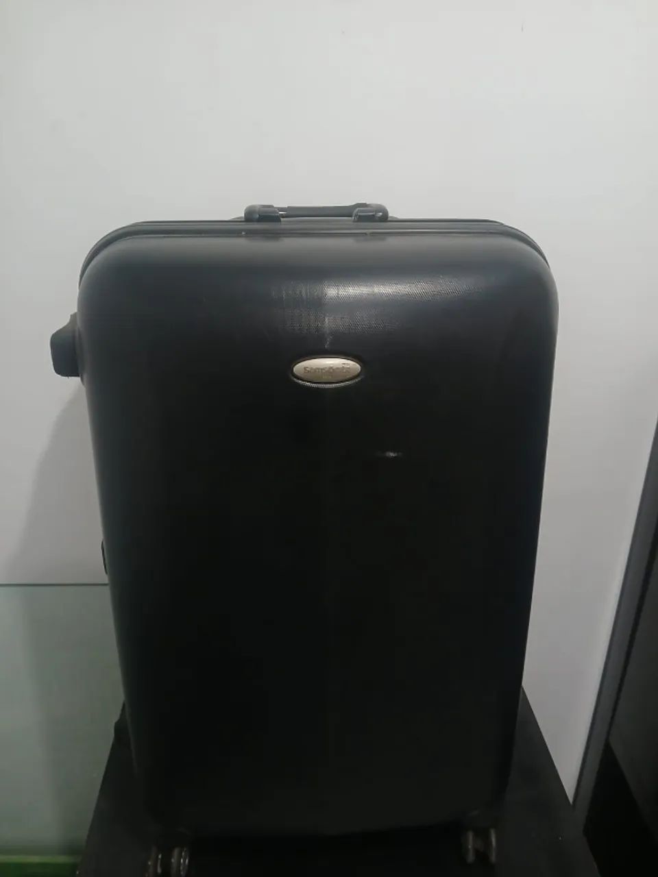 Mala de viagem Samsonite, original, semi rigida.