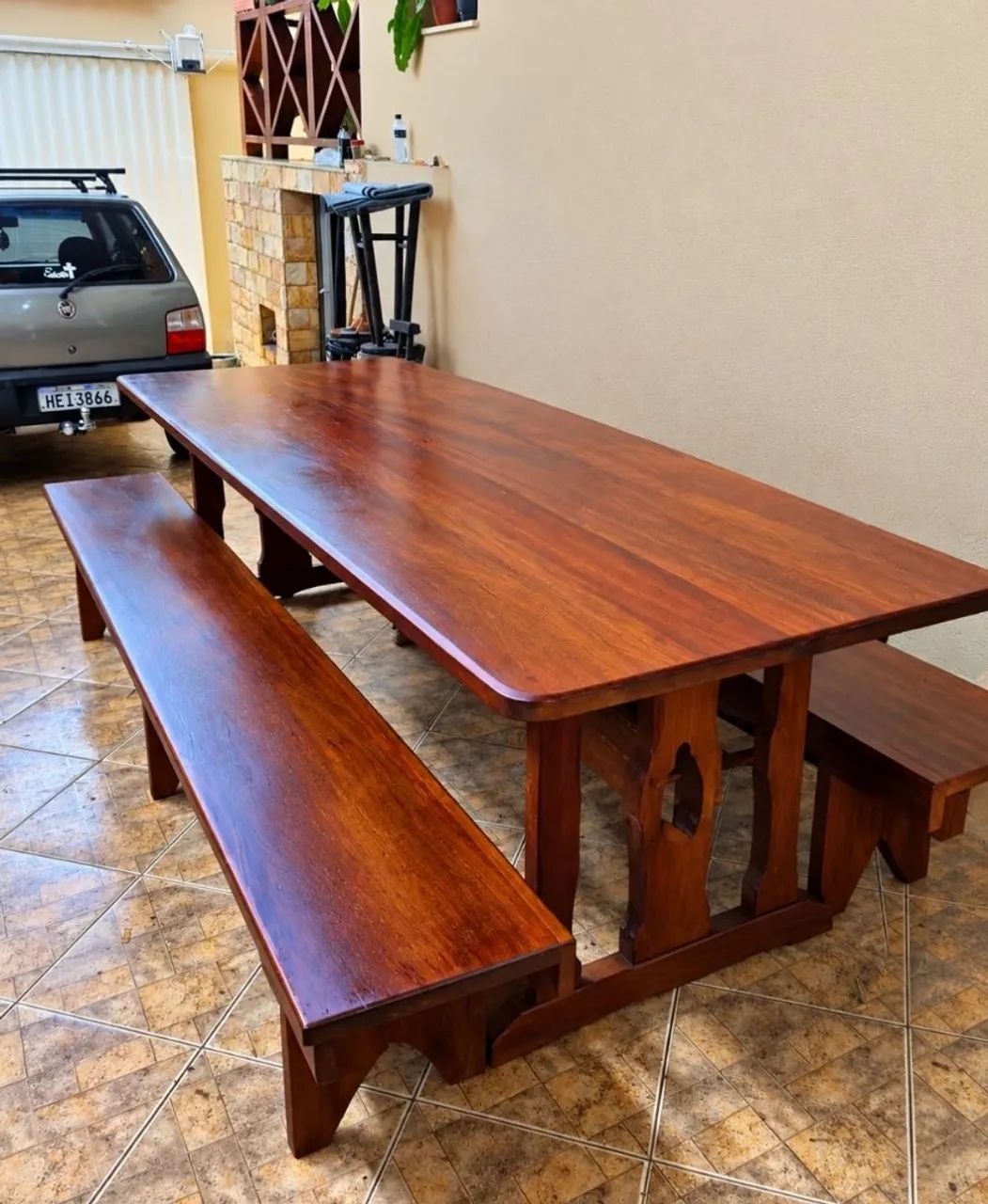 Vendo Mesa e Bancos em Madeira