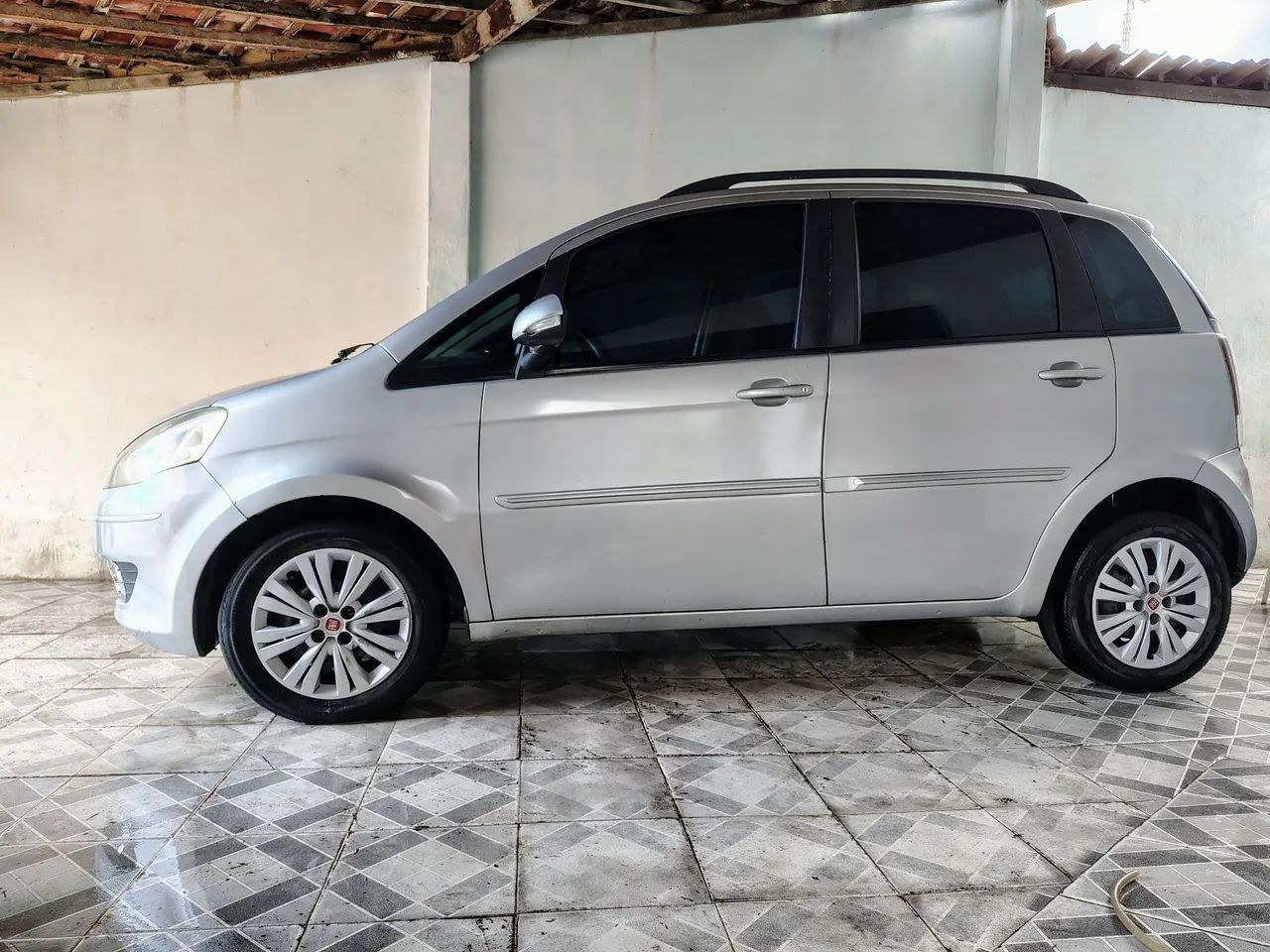 Fiat Idea Essence 1.6 Flex 16V 5P 2011 - Foto 2