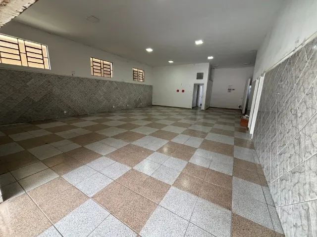 Ponto Comercial no começo do Bosque dos Eucaliptos