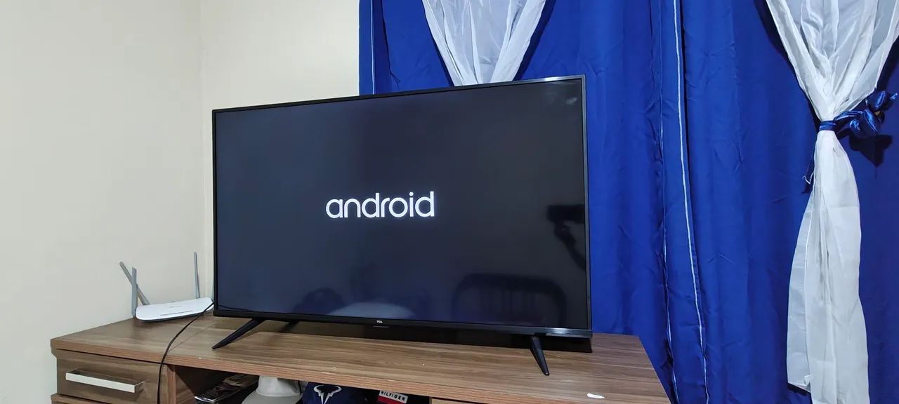 Vendo tv smart TLC 50 K comando de voz inteligente artificial Android  - Foto 4