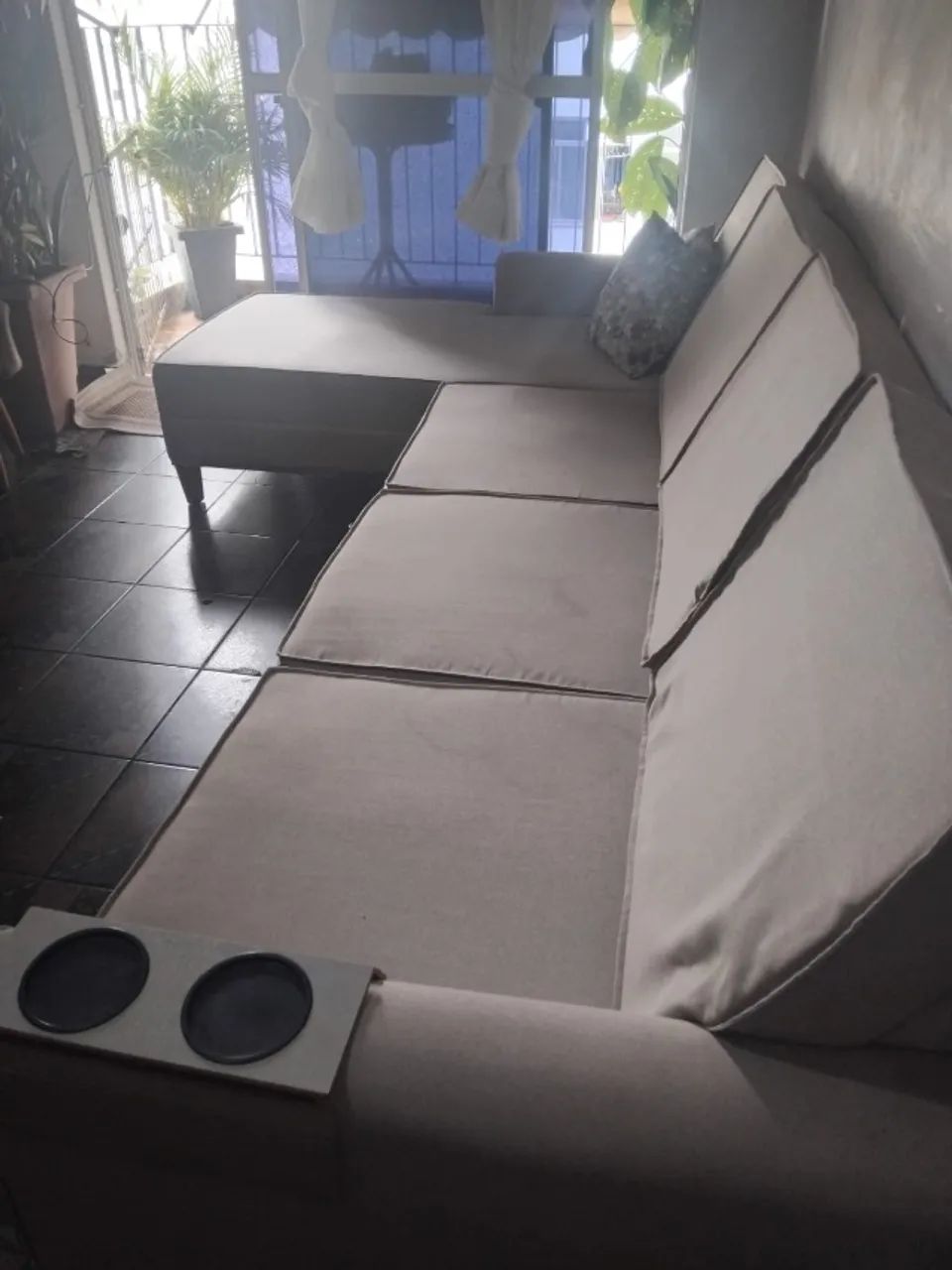 Sofá . Interessado entrar em contato: *