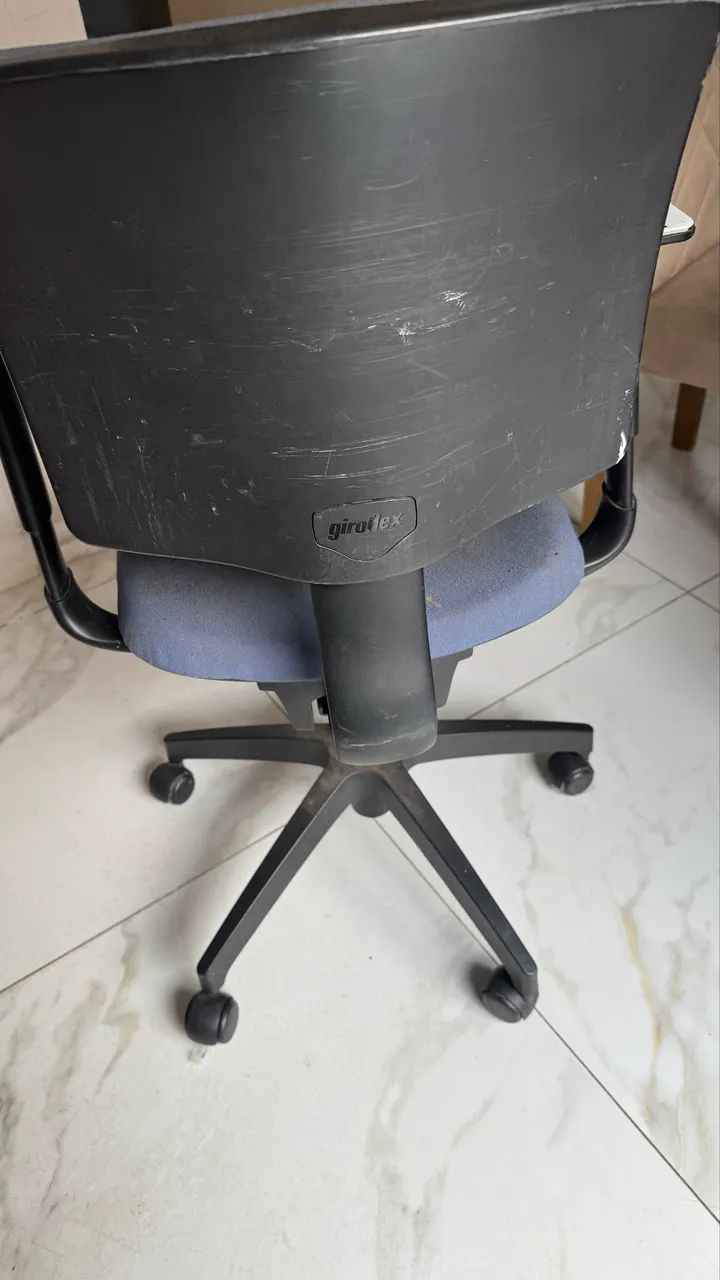 Cadeira Escritório com rodinhas - Foto 4