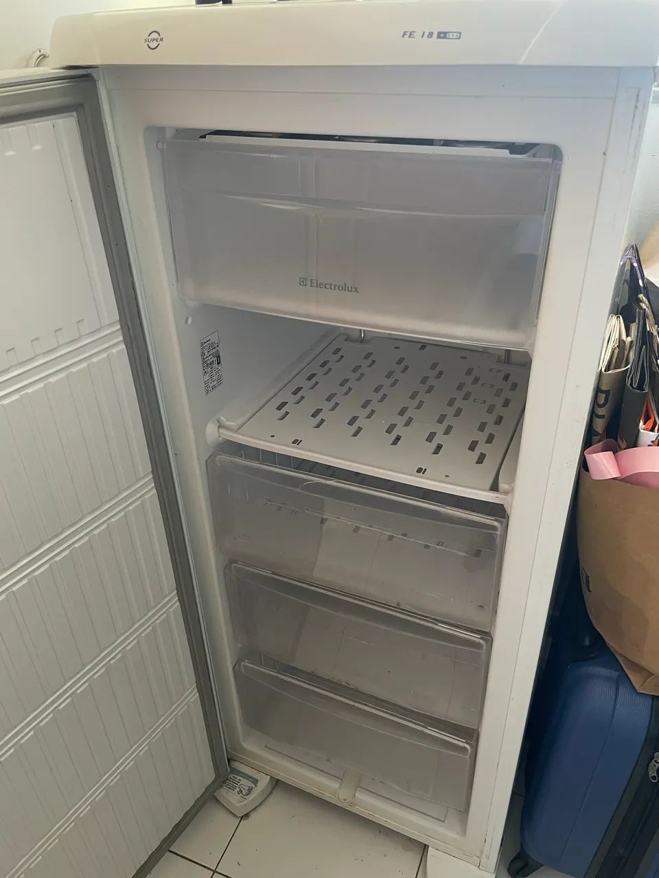 Freezer Vertical Electrolux 145L com defeito  - Foto 2