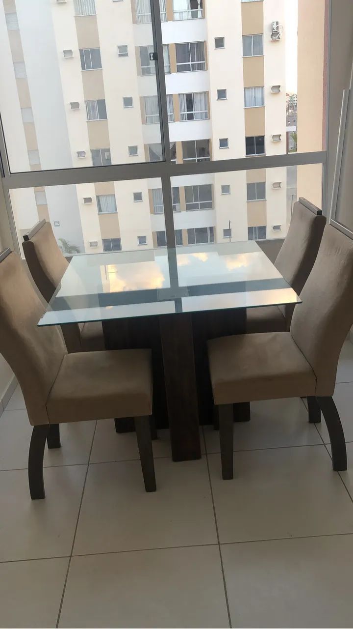Mesa de Vidro com 4 Cadeiras  - Foto 2