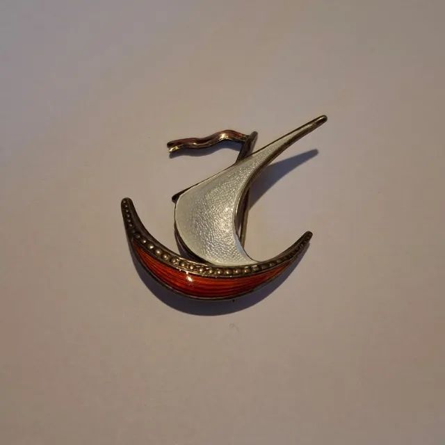 BROCHE VINTAGE NAVIO VIKING PRATA 925 E ESMALTE ESCANDINAVO 