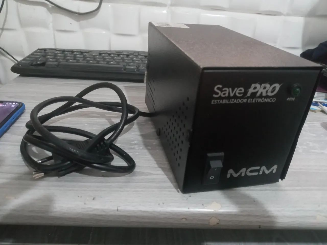 Estabilizador MCM Save Pro 300VA Bivolt - Seminovo